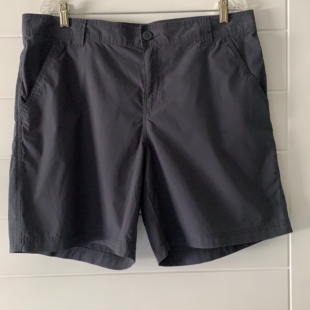 Columbia Shorts. Size 38